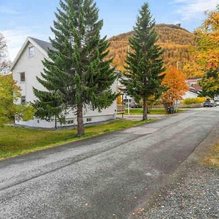 Appartement Fin Leilighet I Tromsdalen. à Tromsø Extérieur photo